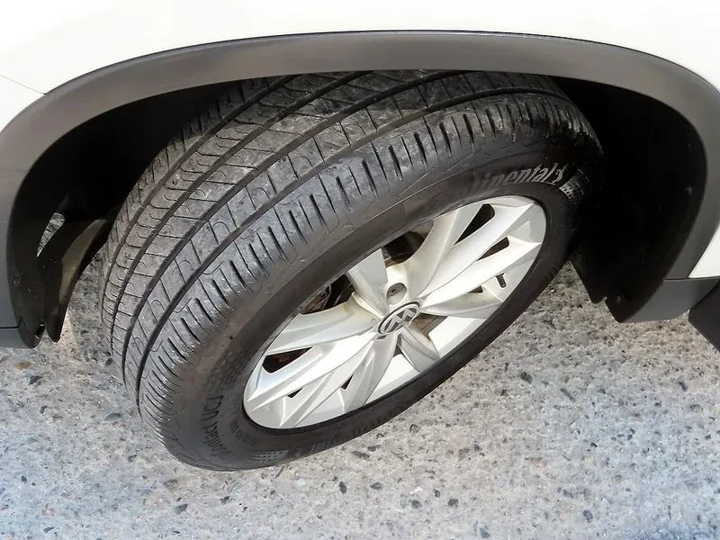 VW Tiguan 2.0 Tdi Comfort, снимка 5 - Автомобили и джипове - 55748566
