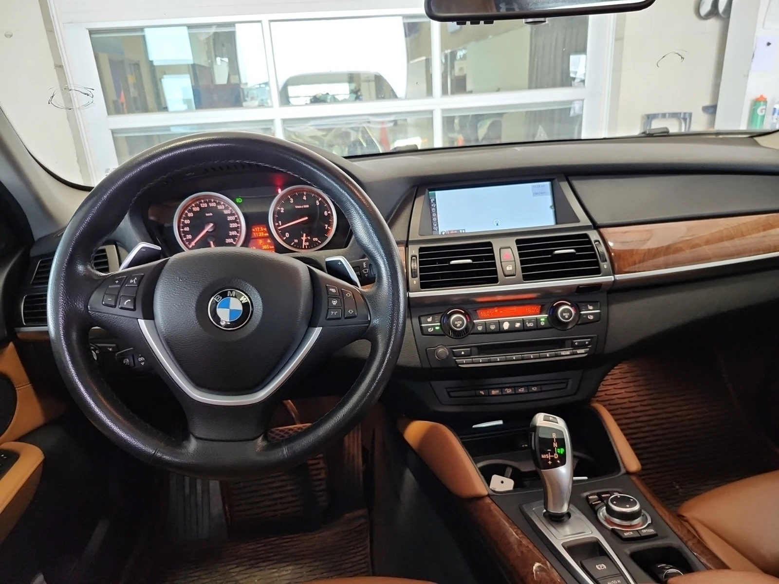 BMW X6 * XDRIVE35I * CARFAX * БЕЗ ПЪРВОНАЧАЛНА ВНОСКА - изображение 6