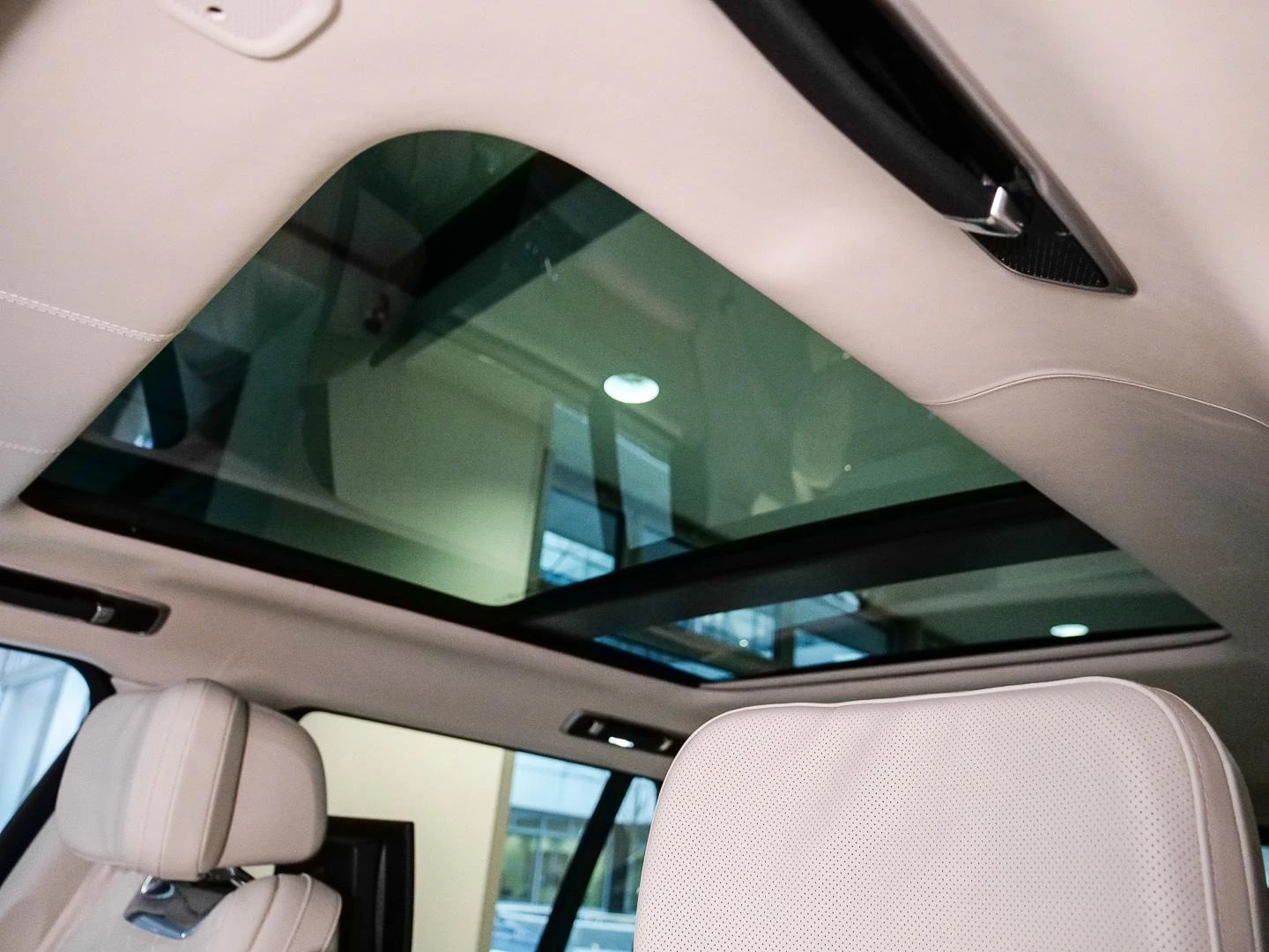 Land Rover Range rover P615 SV AUTOBIOGRAPHY/LONG/PANO/MERIDIAN/HEADUP/TV - изображение 9