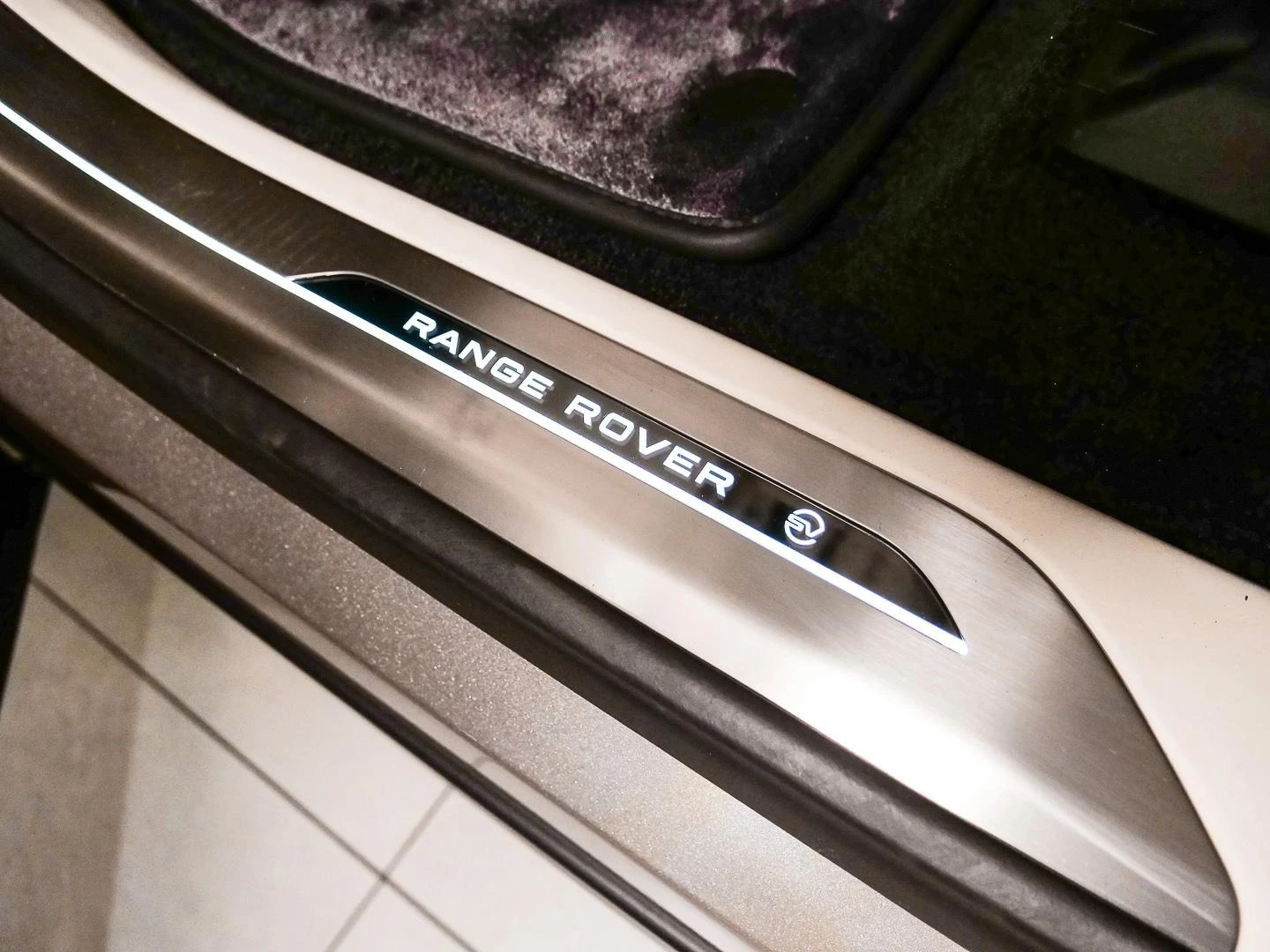 Land Rover Range rover P615 SV AUTOBIOGRAPHY/LONG/PANO/MERIDIAN/HEADUP/TV - изображение 7