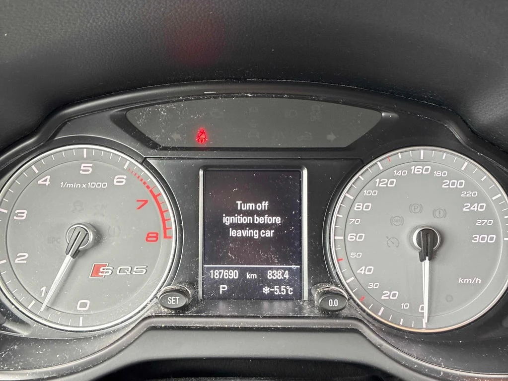 Audi SQ5 * CARFAX * ПОДГРЕВ * PANO * NAVI - изображение 9