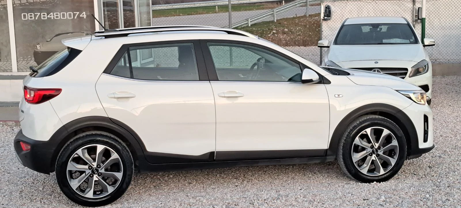 Kia Stonic 1.4 i 100kc GPL Нова, Нави, камера, EURO 6, снимка 8 - Автомобили и джипове - 53816897