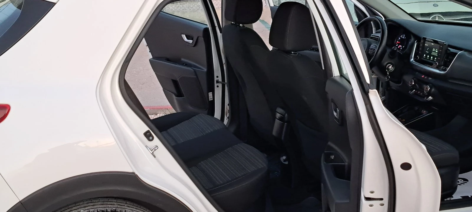 Kia Stonic 1.4 i 100kc GPL Нова, Нави, камера, EURO 6, снимка 17 - Автомобили и джипове - 53816897