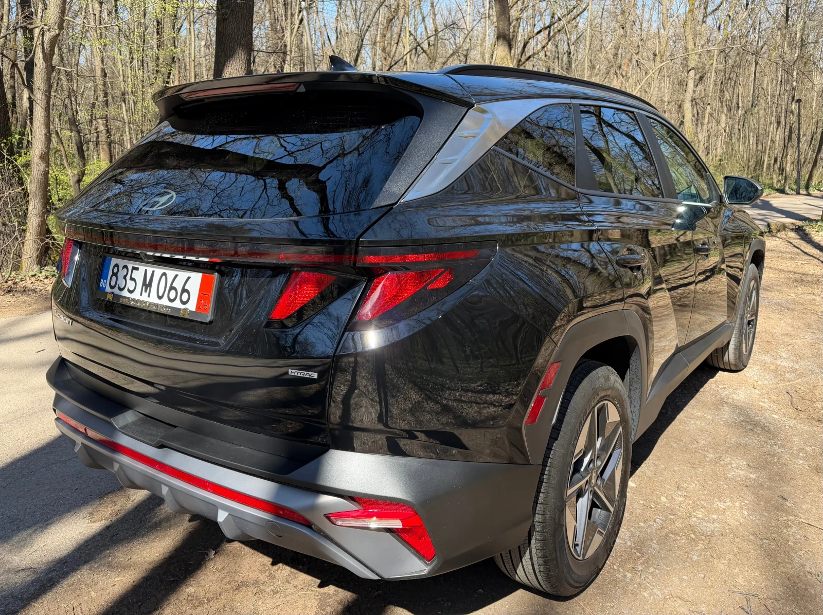 Hyundai Tucson 2.5 AWD, снимка 3 - Автомобили и джипове - 54142702