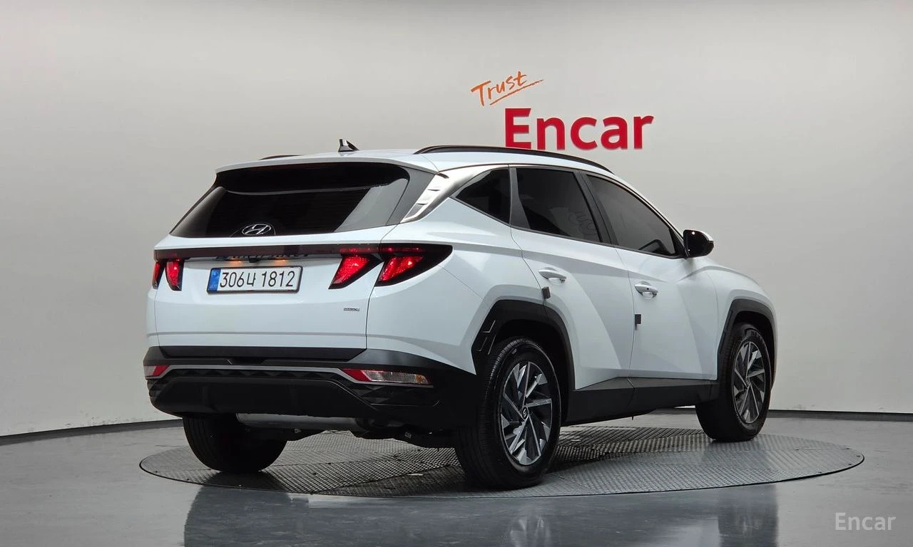 Hyundai Tucson 1.6 Turbo Premium 4x4* DISTRONIC* ПОДГРЕВ* ОБДУХ* , снимка 3 - Автомобили и джипове - 55219271