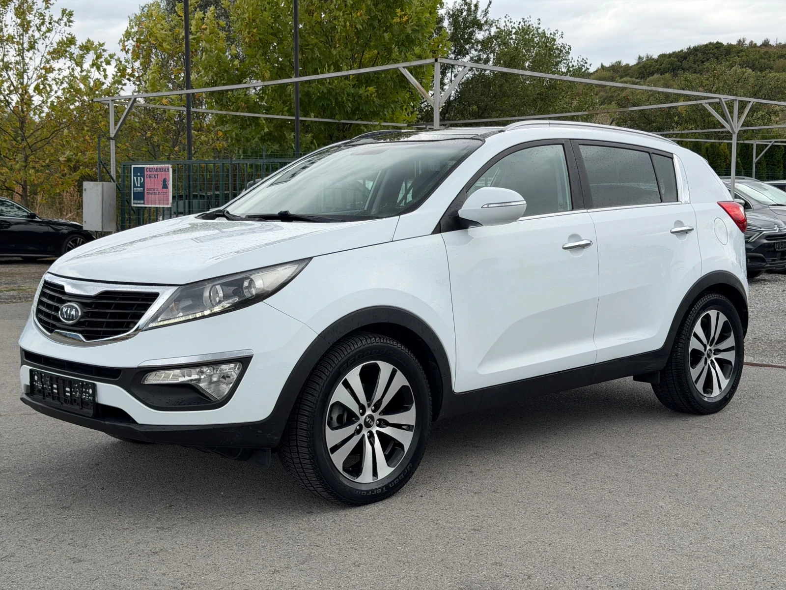 Kia Sportage, снимка 3 - Автомобили и джипове - 55223612