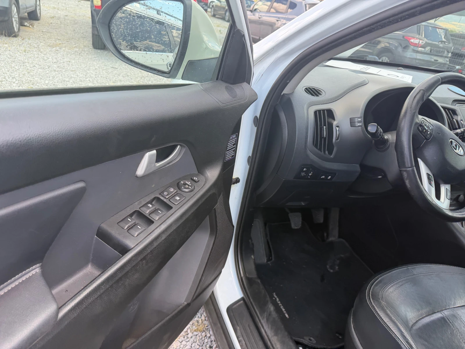 Kia Sportage, снимка 7 - Автомобили и джипове - 55223612