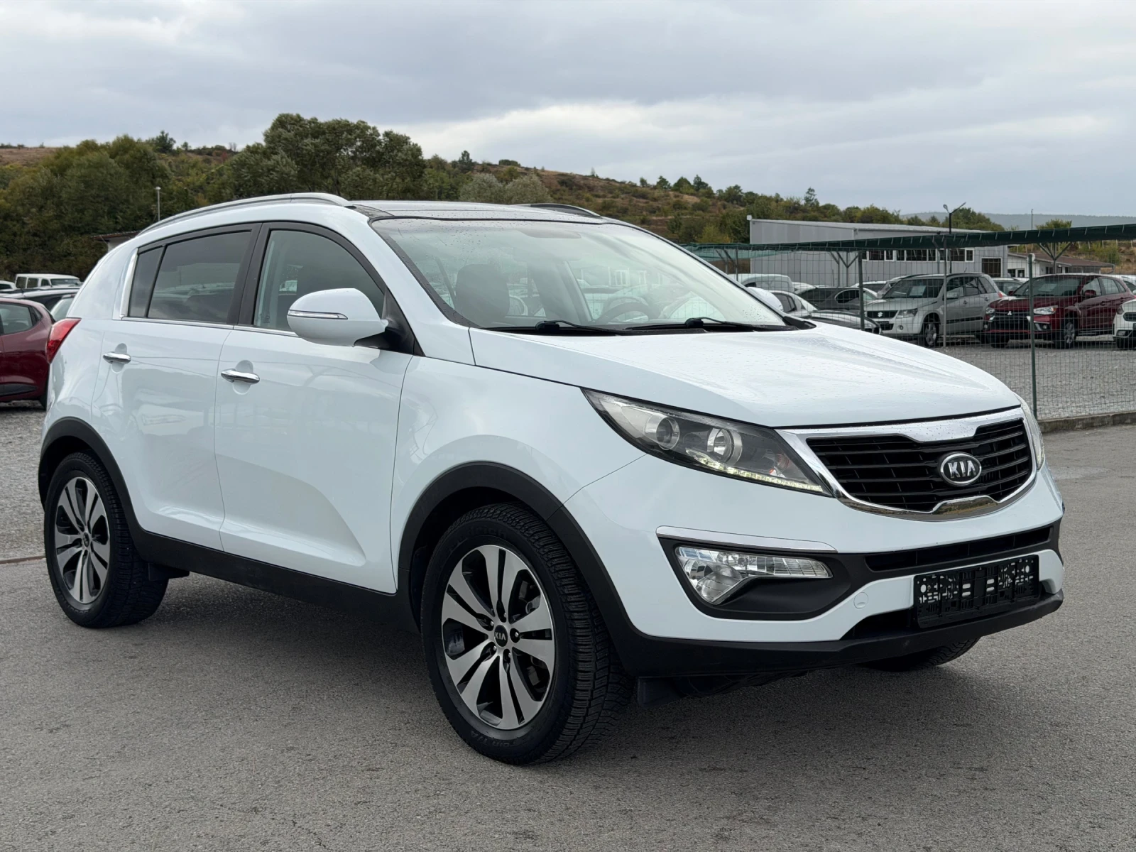 Kia Sportage, снимка 2 - Автомобили и джипове - 55223612