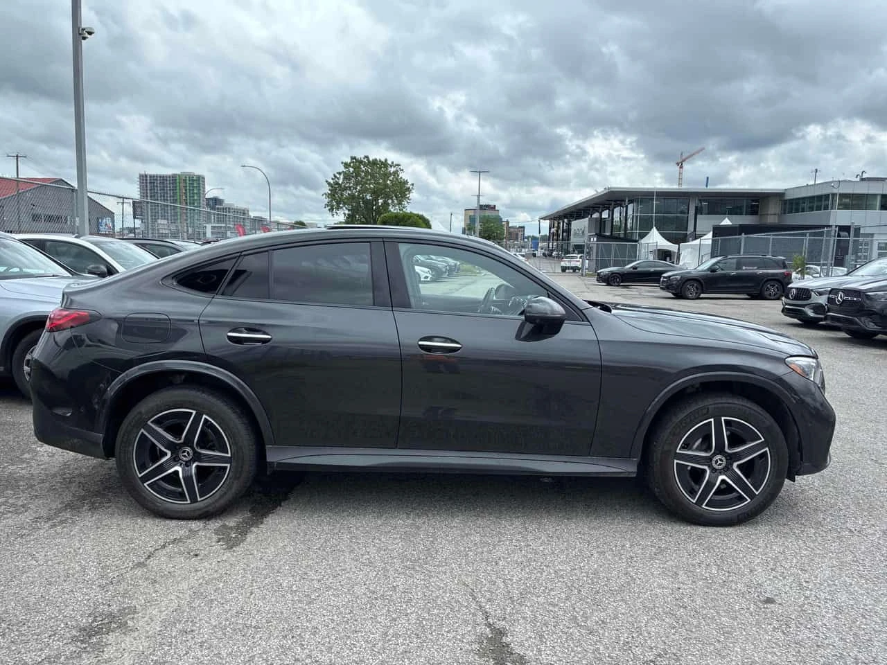 Mercedes-Benz GLC 300 COUPE/ПАНОРАМА/360/ДИСТРОНИК/OT MERCEDES, снимка 4 - Автомобили и джипове - 55470370