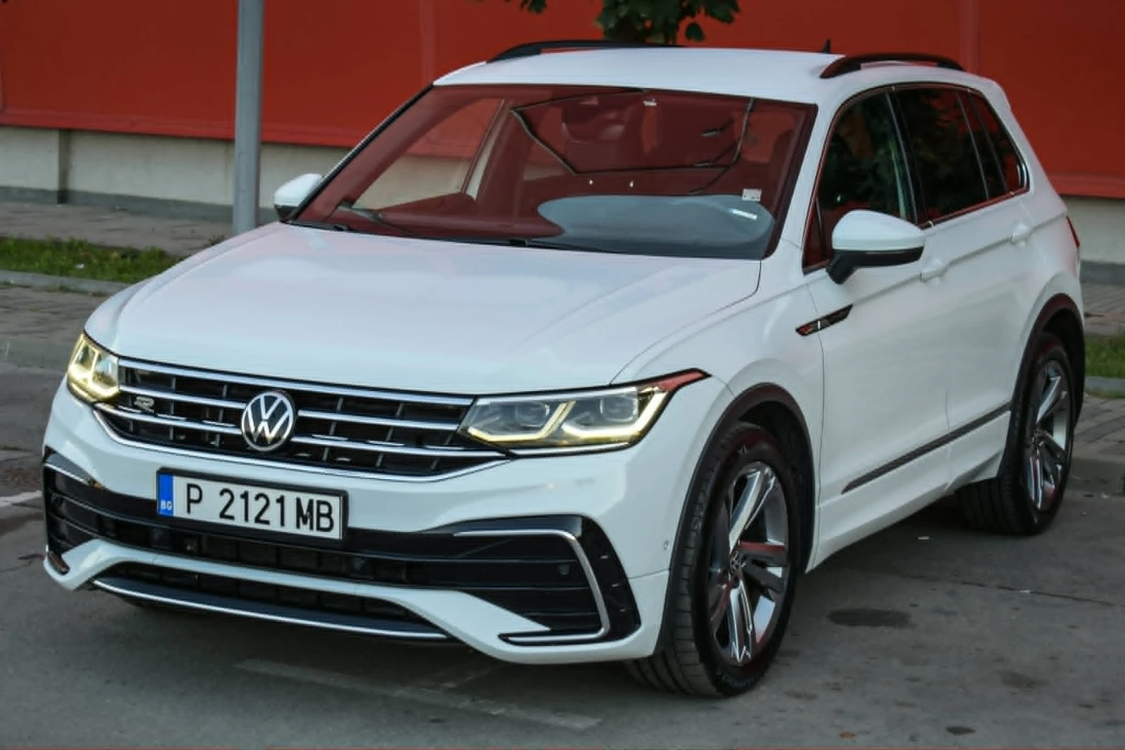 VW Tiguan, снимка 13 - Автомобили и джипове - 55875031