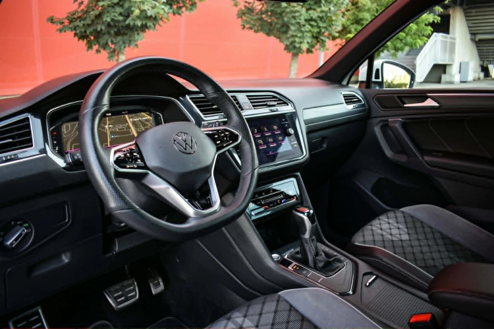 VW Tiguan, снимка 8 - Автомобили и джипове - 55875031