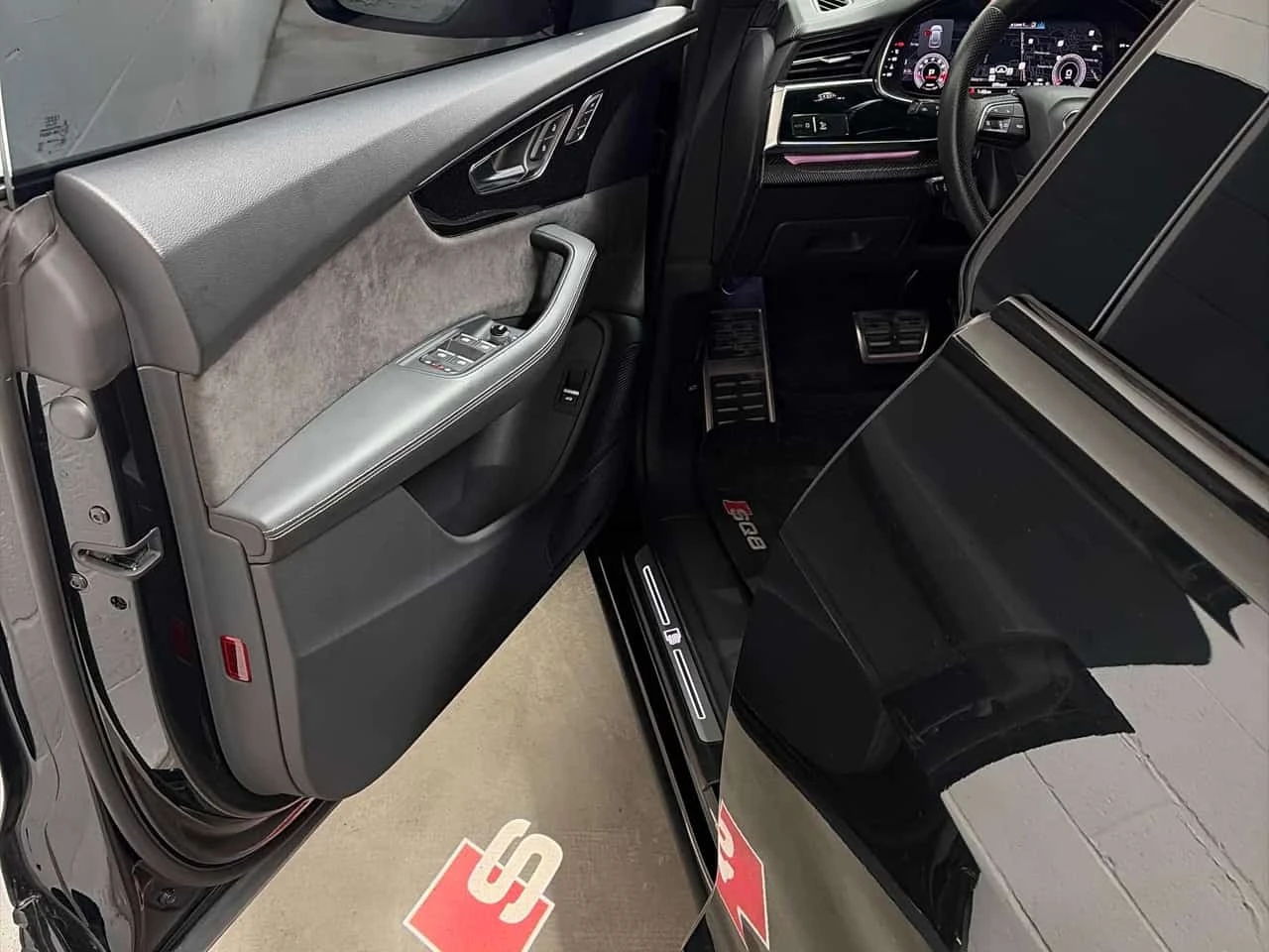 Audi SQ8 4.0 TFSI quattro  CARFAX, снимка 7 - Автомобили и джипове - 56323414