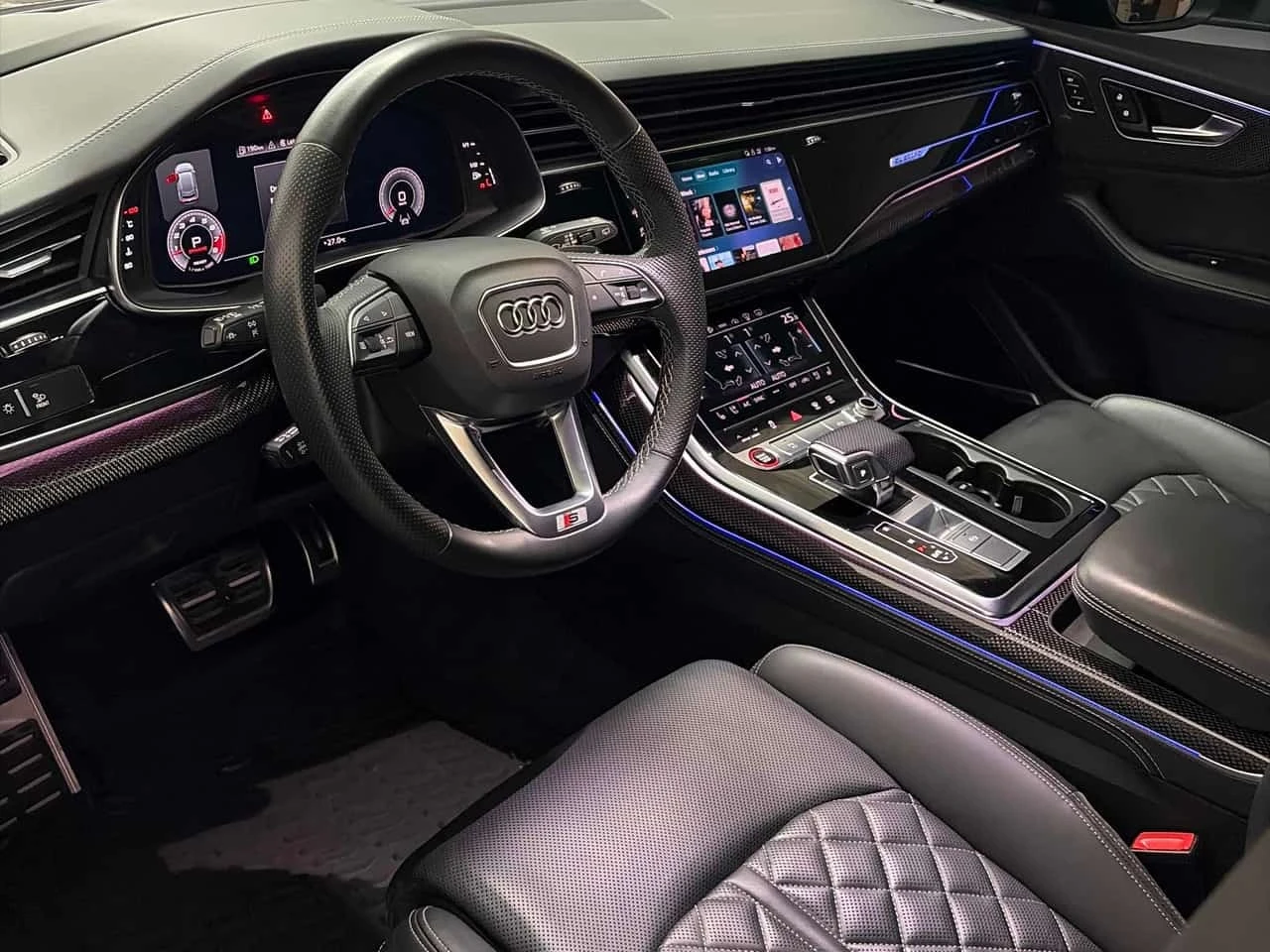 Audi SQ8 4.0 TFSI quattro  CARFAX, снимка 9 - Автомобили и джипове - 56323414