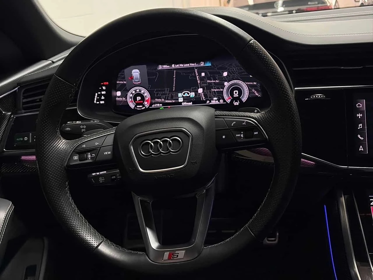 Audi SQ8 4.0 TFSI quattro  CARFAX, снимка 15 - Автомобили и джипове - 56323414