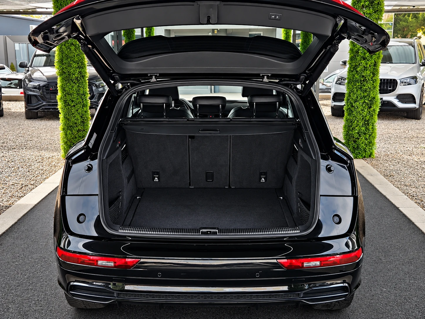Audi Q5 S-LINE/50TDI/VIRTUAL/DISTR/CAMERA/ПОДГРЕВ/LIZING, снимка 8 - Автомобили и джипове - 56611352