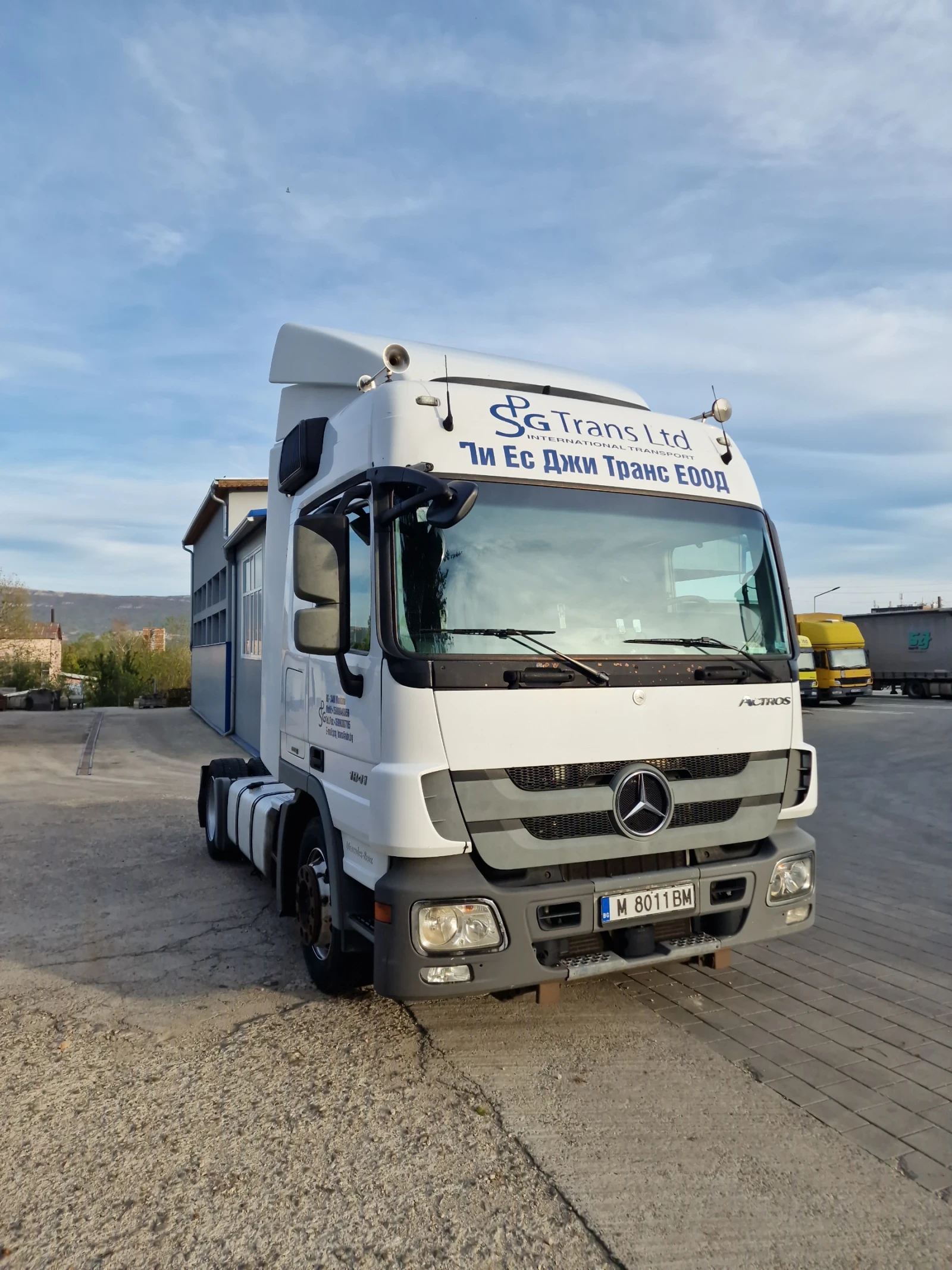 Mercedes-Benz 1841 Actros Mega - изображение 2