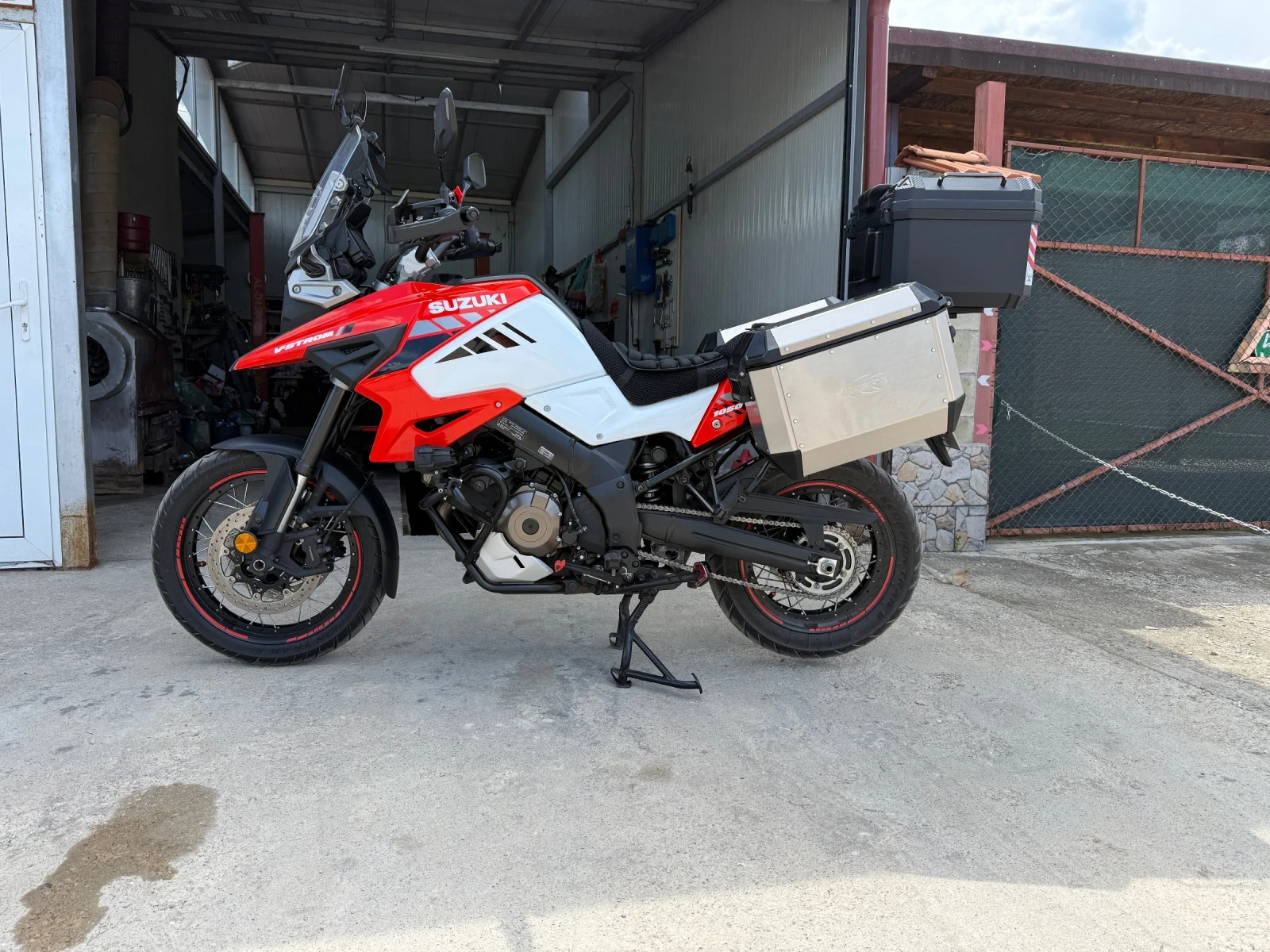 Suzuki V-strom 1050
