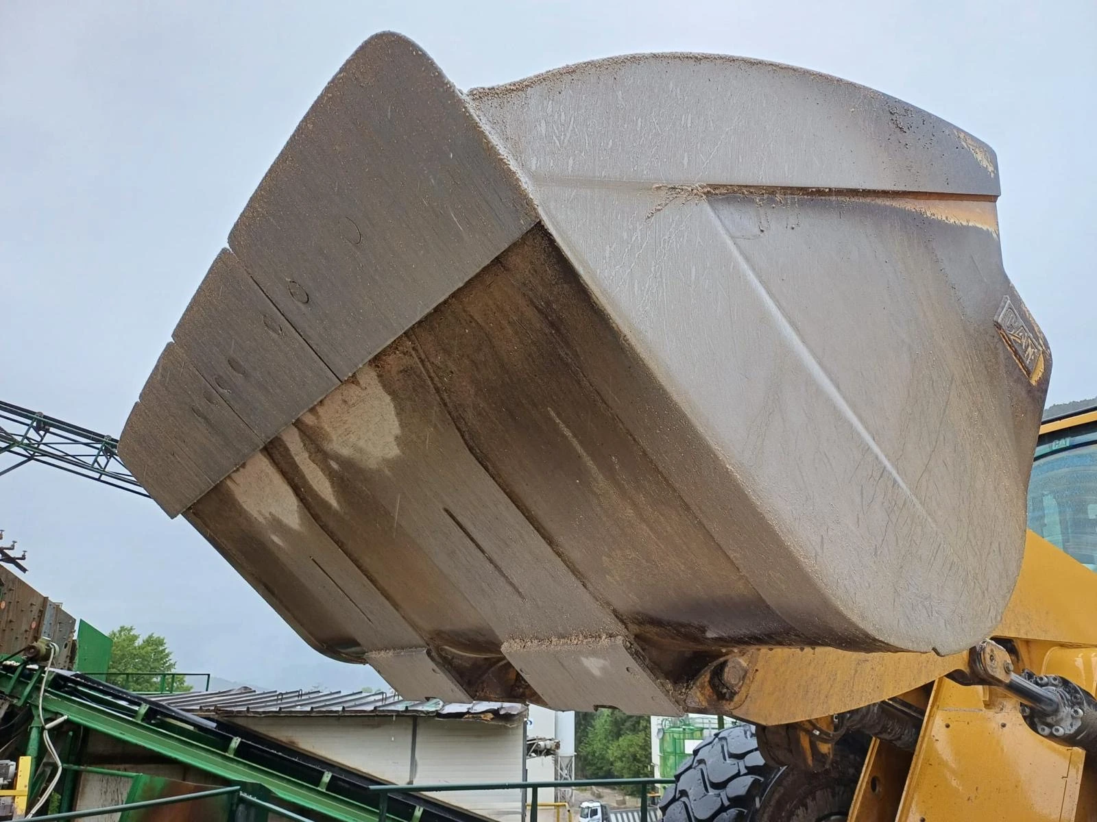 Челен товарач Caterpillar 972M XE - изображение 6