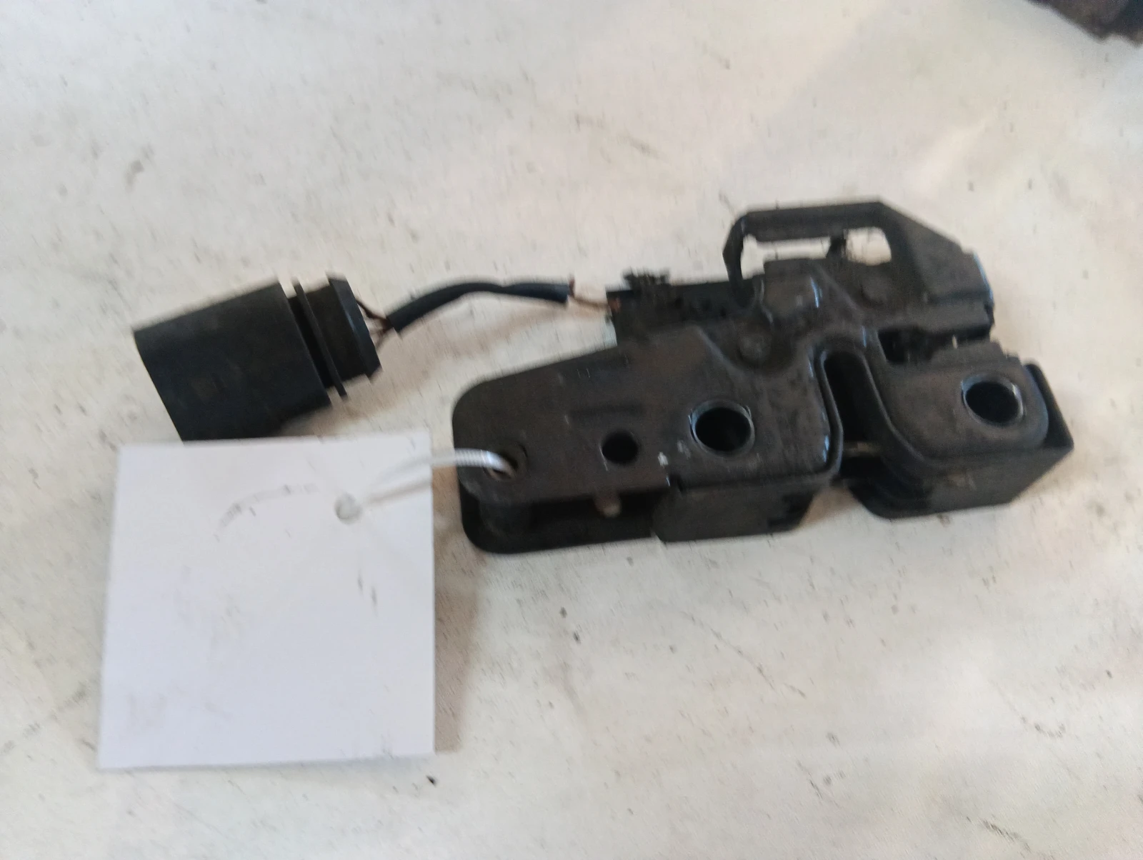 брава преден капак 7l0823509A VW Touareg