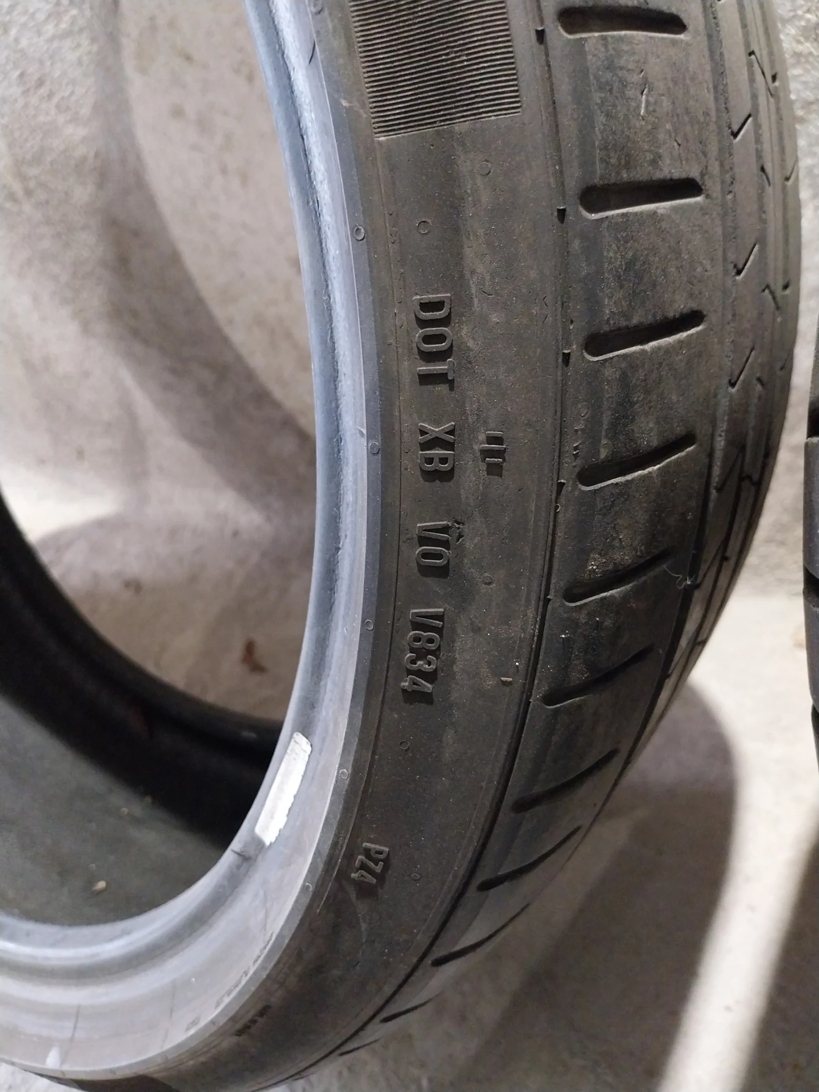 Гуми Летни 235/35R19, снимка 12 - Гуми и джанти - 54231652