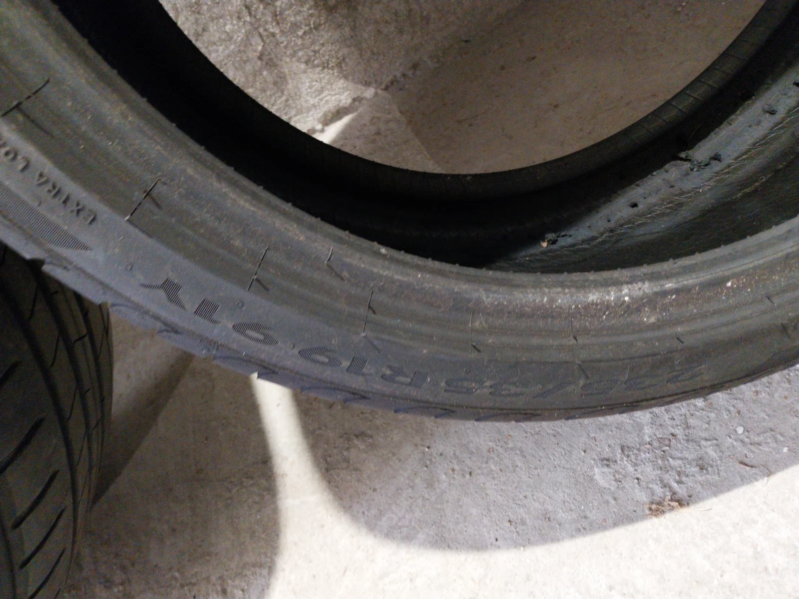 Гуми Летни 235/35R19, снимка 11 - Гуми и джанти - 54231652