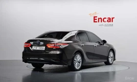 Toyota Camry 2.5 XLE Hybrid, снимка 2