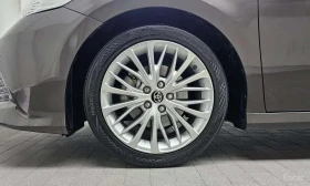 Toyota Camry 2.5 XLE Hybrid, снимка 5