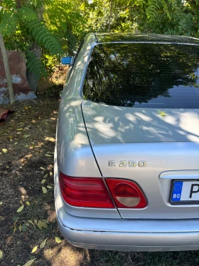 Mercedes-Benz E 250, снимка 3