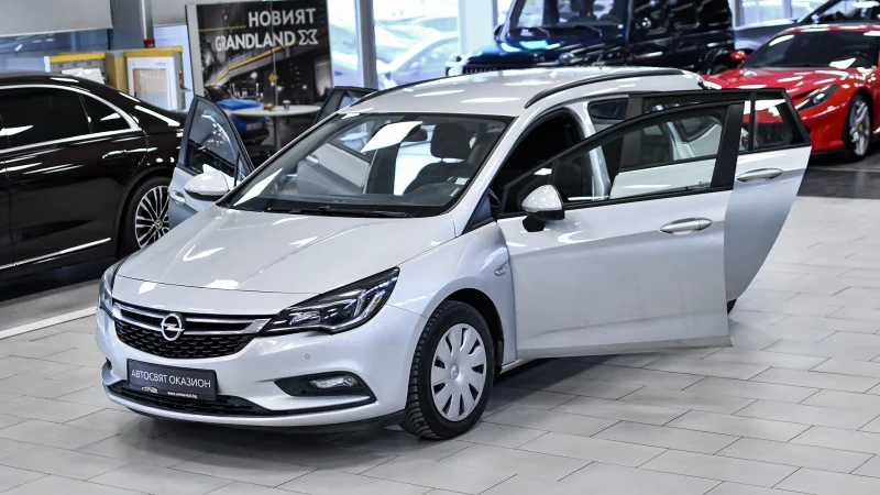 Opel Astra Sports Tourer 1.6d Edition Automatic, снимка 1 - Автомобили и джипове - 43268862