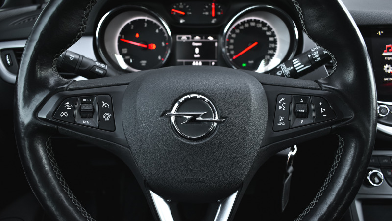 Opel Astra Sports Tourer 1.6d Edition Automatic, снимка 10 - Автомобили и джипове - 43268862