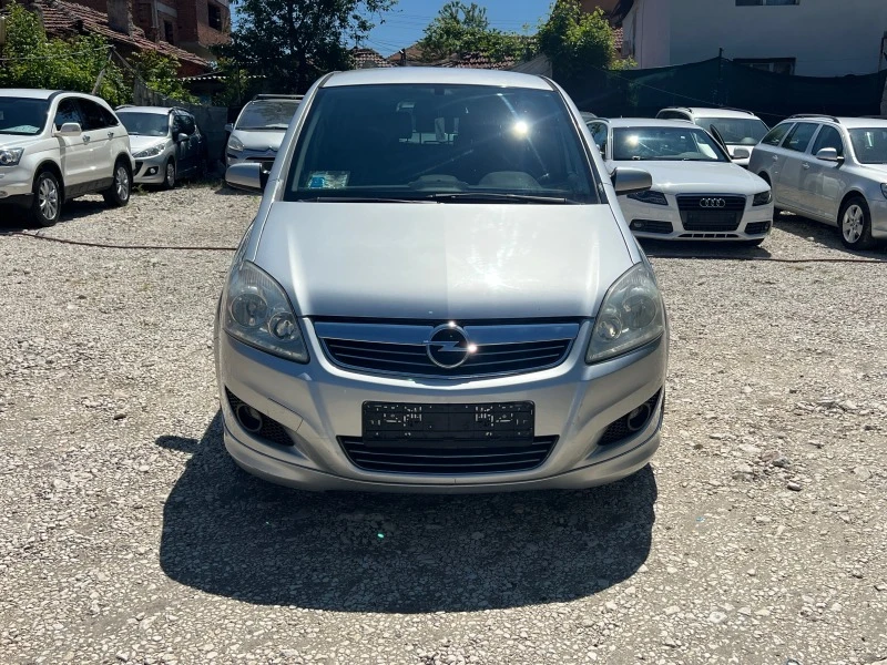 Opel Zafira 1.8 FACELIFT, снимка 8 - Автомобили и джипове - 45263902