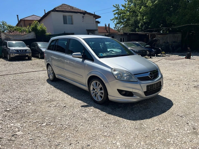 Opel Zafira 1.8 FACELIFT, снимка 7 - Автомобили и джипове - 45263902