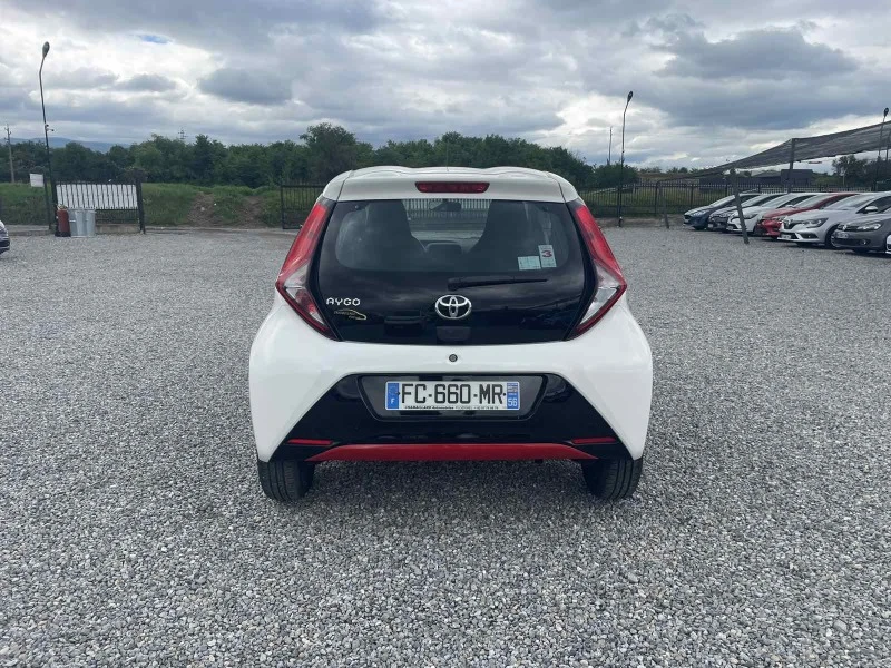 Toyota Aygo 1.0 Еuro 6 , Нов внос, снимка 6 - Автомобили и джипове - 46018202