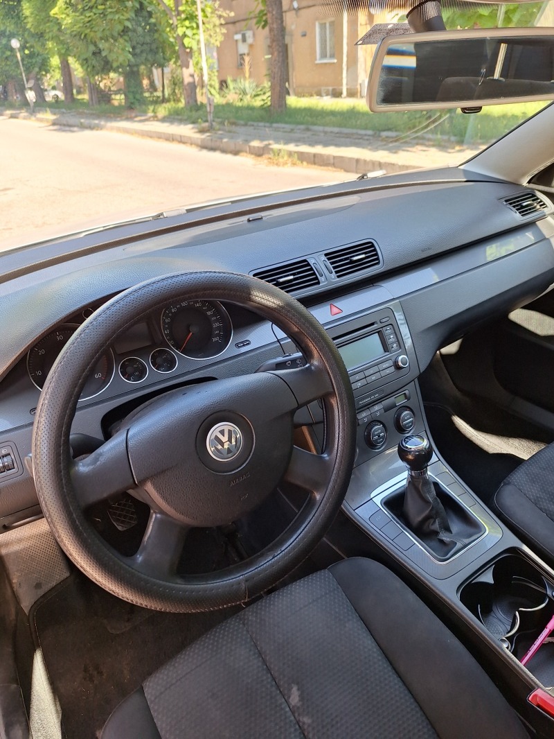 VW Passat, снимка 11 - Автомобили и джипове - 46123639