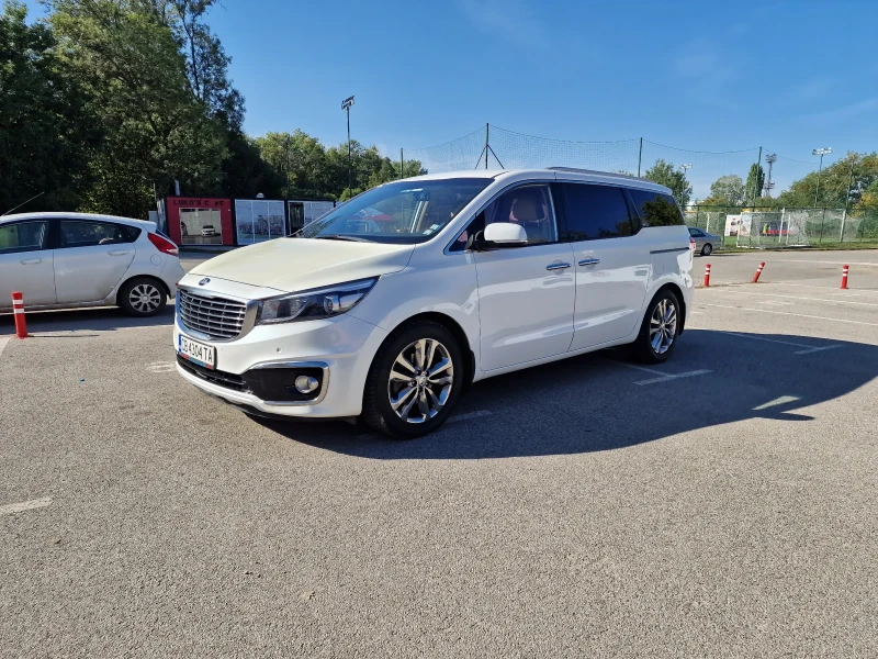 Kia Carnival, снимка 1 - Автомобили и джипове - 47400108