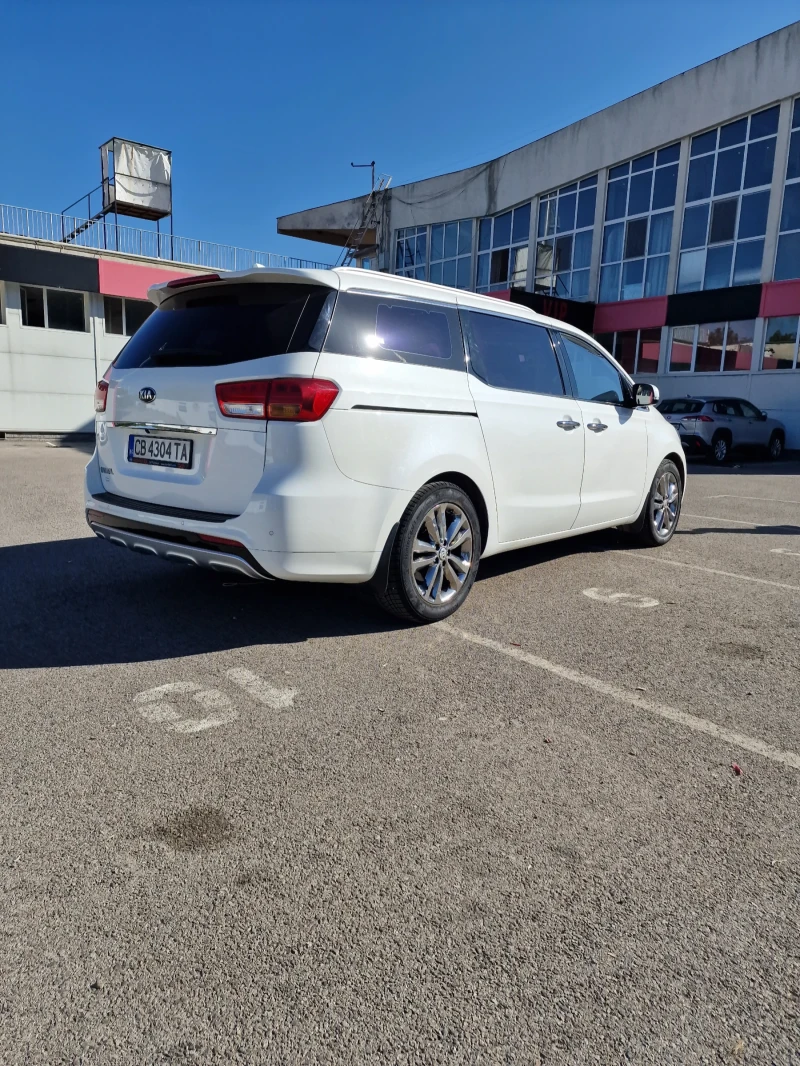 Kia Carnival, снимка 4 - Автомобили и джипове - 47400108