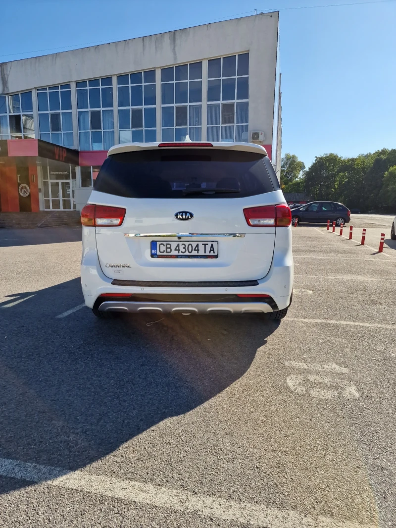 Kia Carnival, снимка 5 - Автомобили и джипове - 47400108