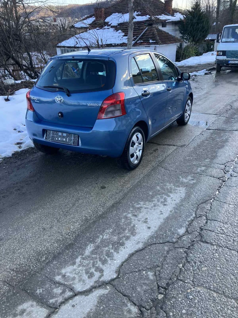 Toyota Yaris 1.3, снимка 8 - Автомобили и джипове - 48656456