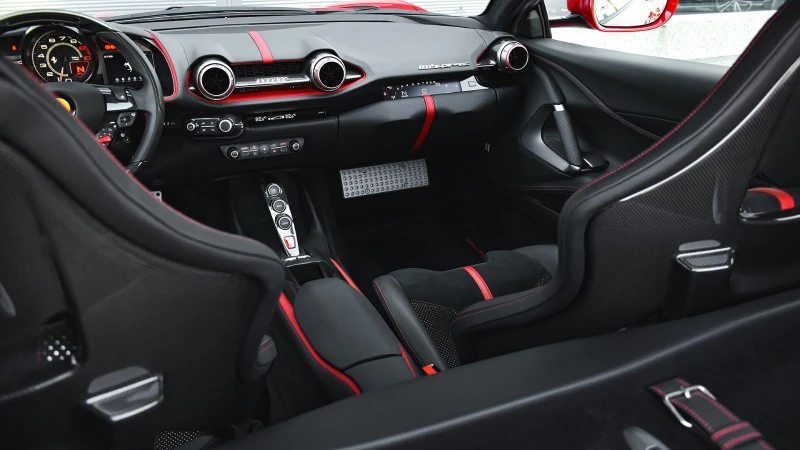 Ferrari 812 Superfast V12/ CERAMIC/ CARBON/ LIFT/ , снимка 12 - Автомобили и джипове - 48769615