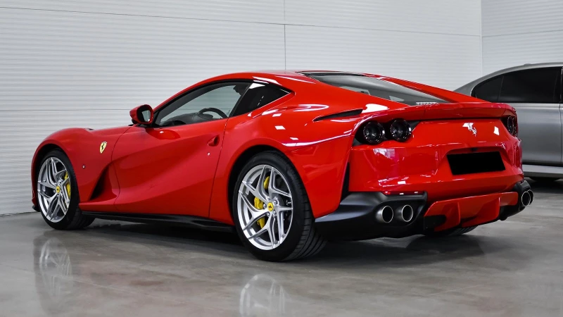 Ferrari 812 Superfast V12/ CERAMIC/ CARBON/ LIFT/ , снимка 5 - Автомобили и джипове - 48769615