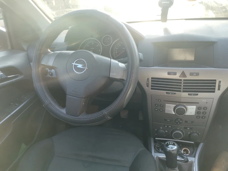 Opel Astra, снимка 3 - Автомобили и джипове - 48925037