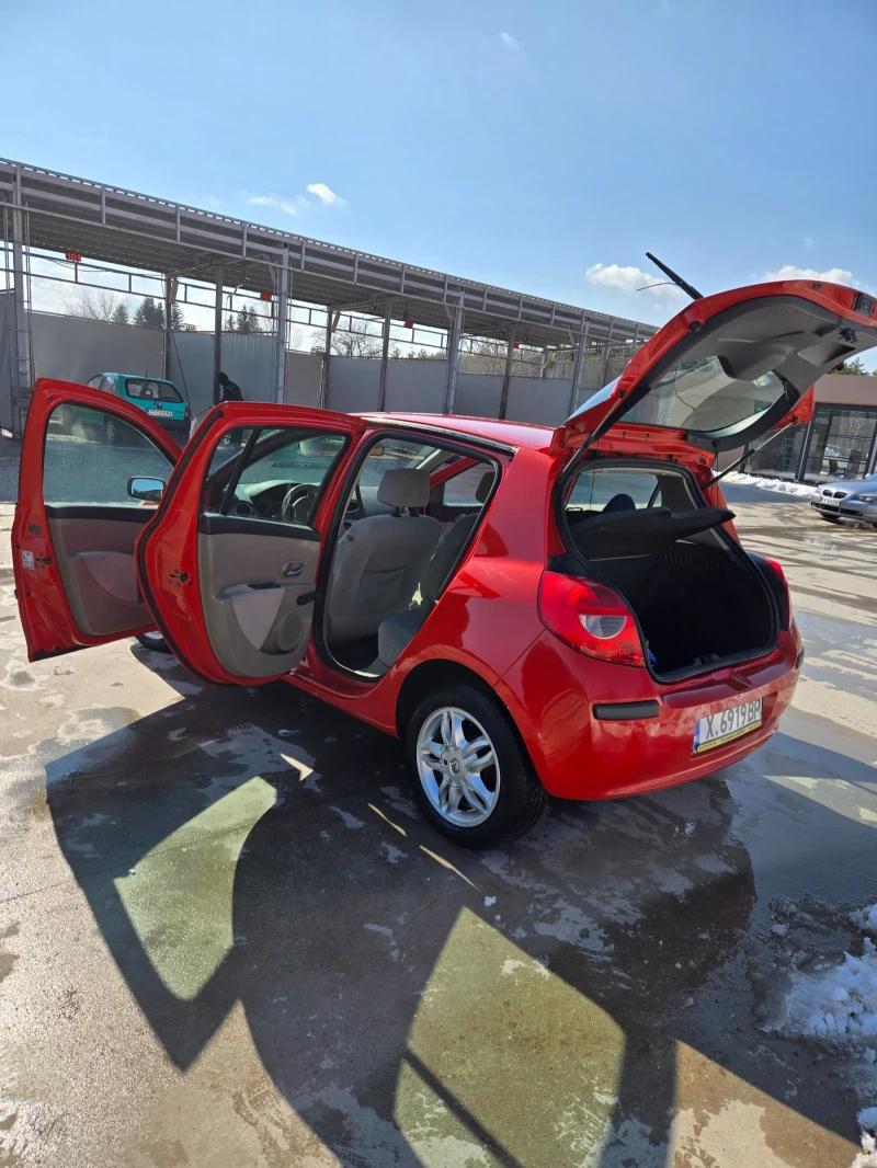 Renault Clio, снимка 6 - Автомобили и джипове - 49221246