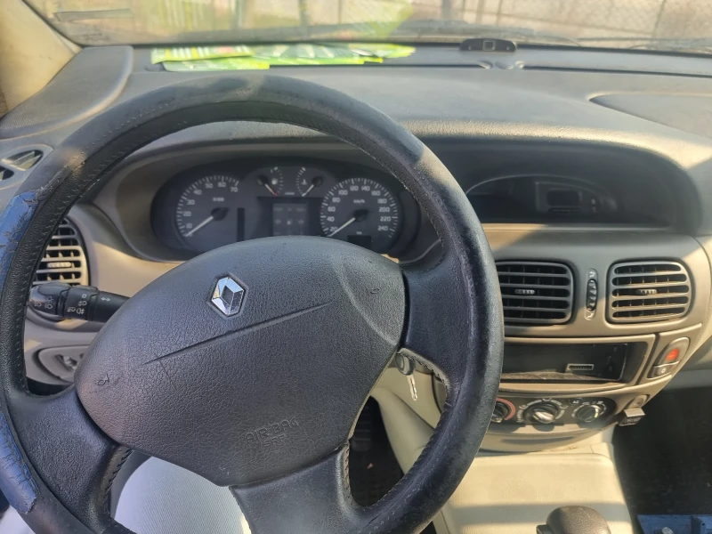 Renault Scenic, снимка 5 - Автомобили и джипове - 49295996