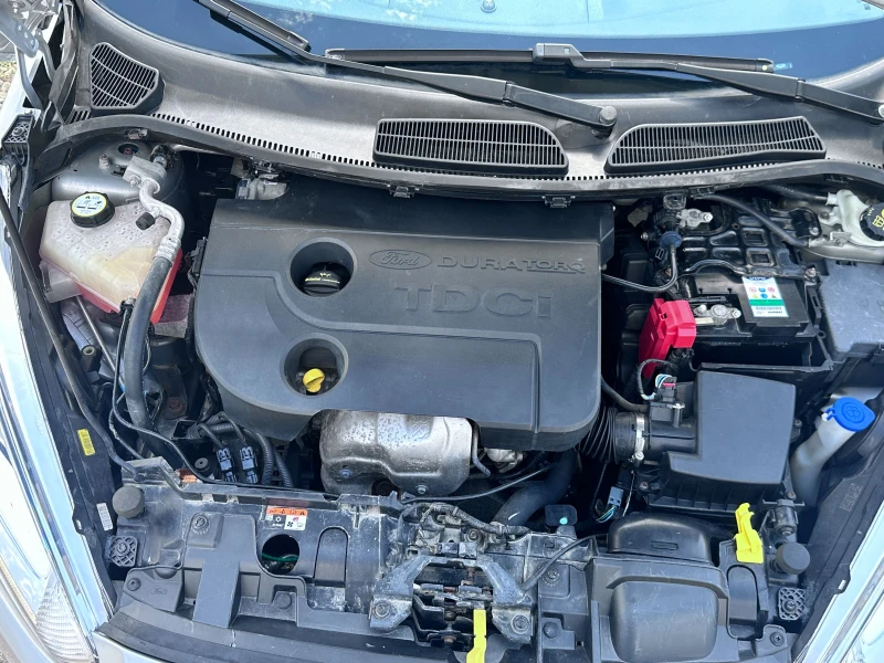 Ford Fiesta 1.5, снимка 15 - Автомобили и джипове - 52435701