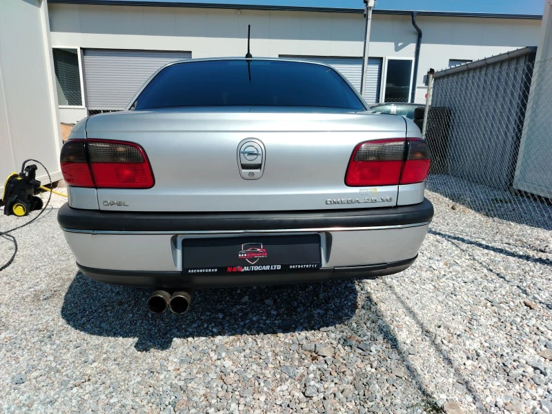 Opel Omega 2.5i V6 170 k.s, снимка 4 - Автомобили и джипове - 51643760