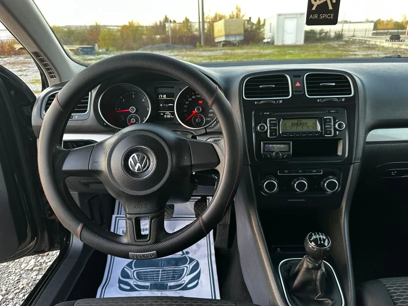 VW Golf 1.6 TDI - 90 kc, снимка 11 - Автомобили и джипове - 52260917