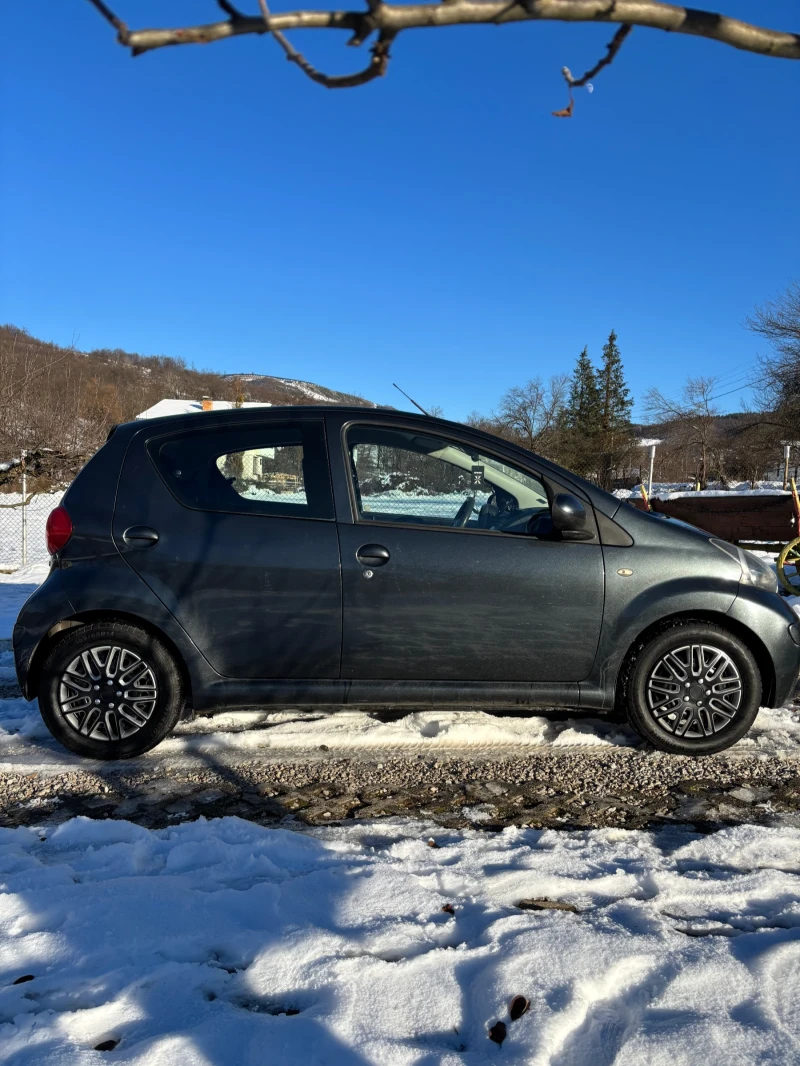 Toyota Aygo, снимка 4 - Автомобили и джипове - 52928343