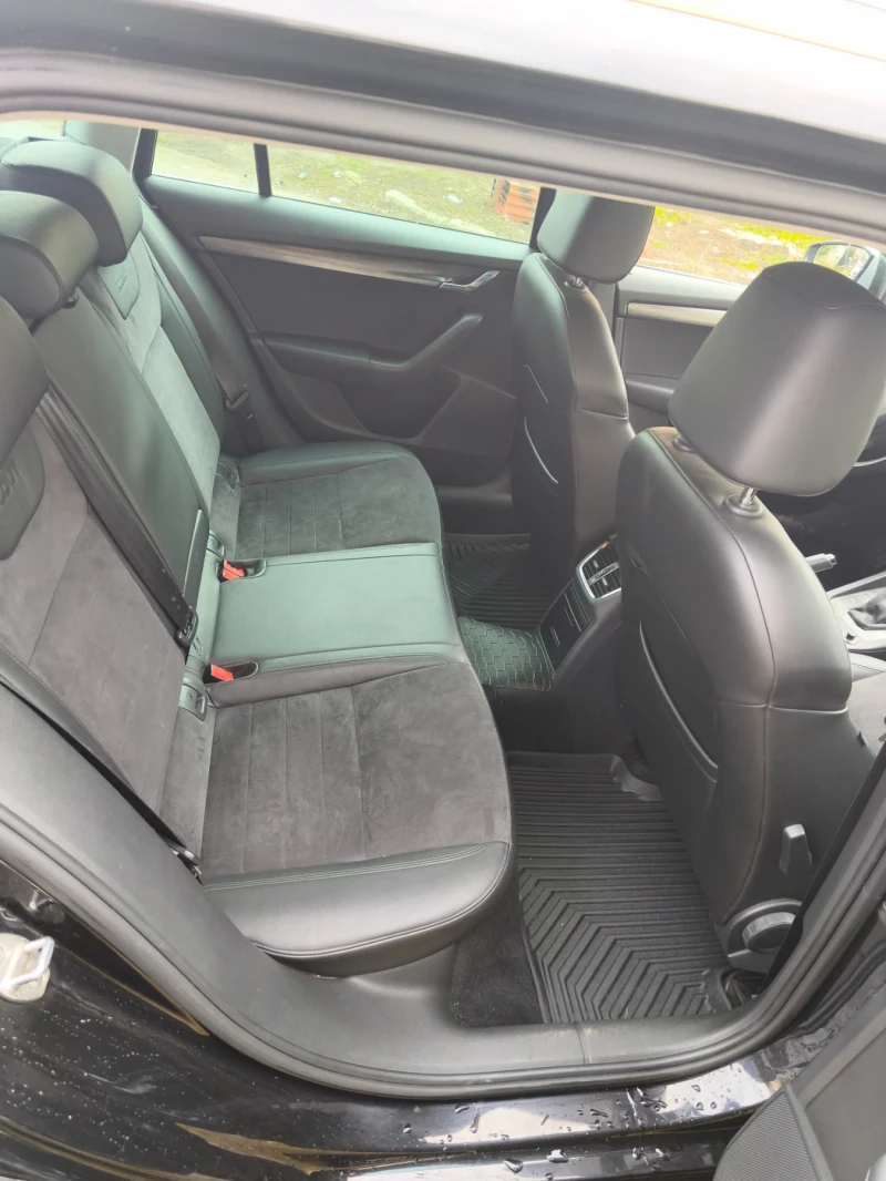 Skoda Octavia Scout , снимка 10 - Автомобили и джипове - 53430572
