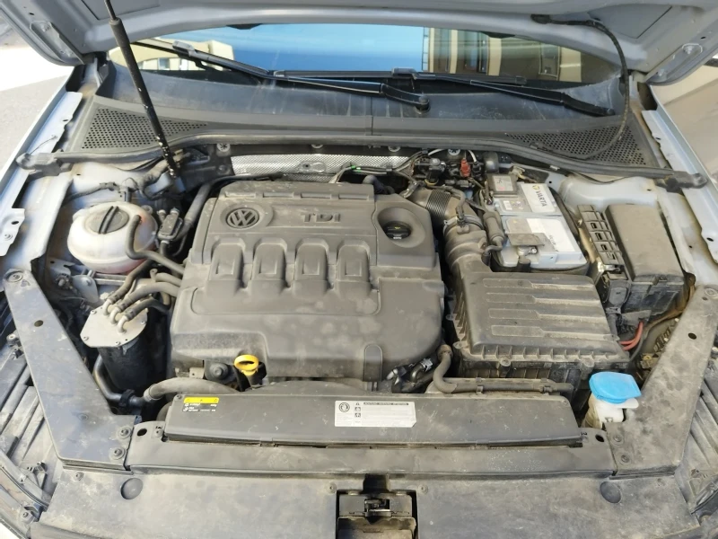 VW Passat 2.0 TDI 150 , снимка 17 - Автомобили и джипове - 53442479