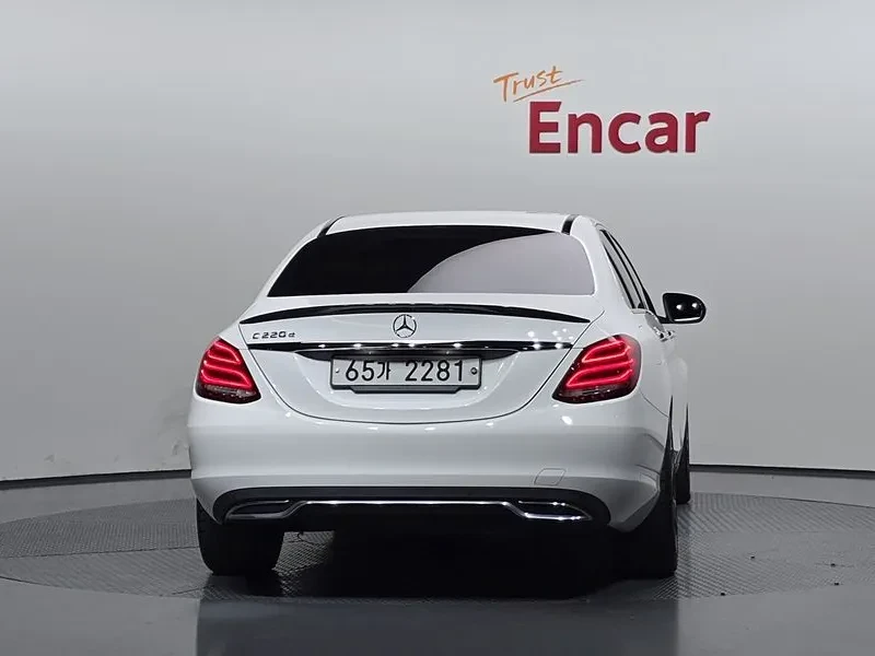 Mercedes-Benz C 180  - изображение 4